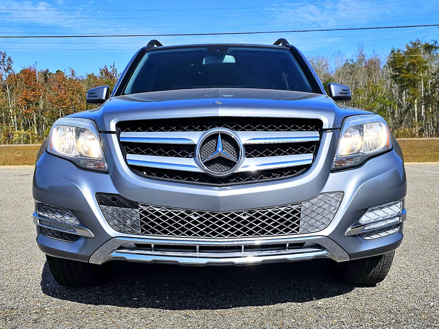 2013 Silver Mercedes-Benz GLK-Class GLK350 4MATIC (WDCGG8JB4DG) with an 3.5L V6 DOHC 24V engine, 7-Speed Automatic transmission, located at 18001 Kellogg Rd, Saucier, MS, 39574, (228) 832-1441, 39.421459, -76.641457 - Photo#2